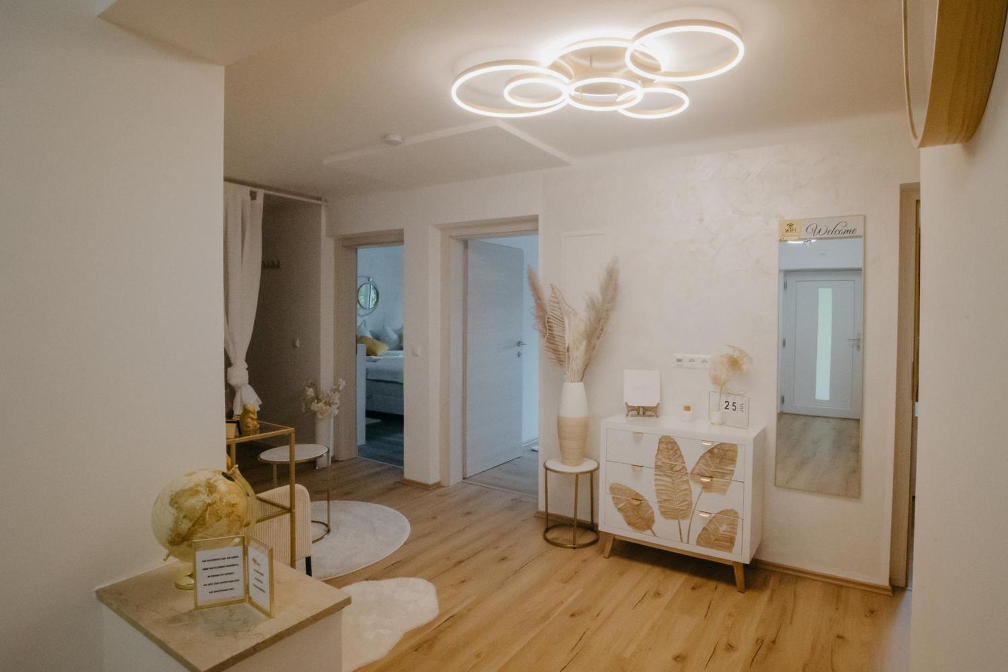 סאטנדורף Ferienwohnung De Luxe Kramer מראה חיצוני תמונה